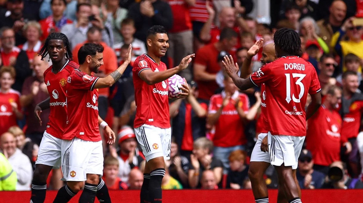 الشياطين الحمر يسعون لكسر عقدة لندن في مواجهة مثيرة ضد تشيلسي تاريخ المواجهات بين مانشستر يونايتد وتشيلسي