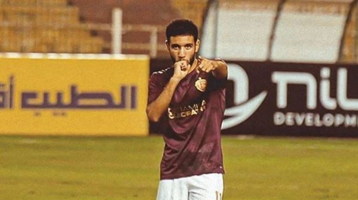 وكيل قندوسي يؤكد استعداده للانضمام إلى الزمالك ويشير إلى خسارة الأهلي برحيله المفاجئ