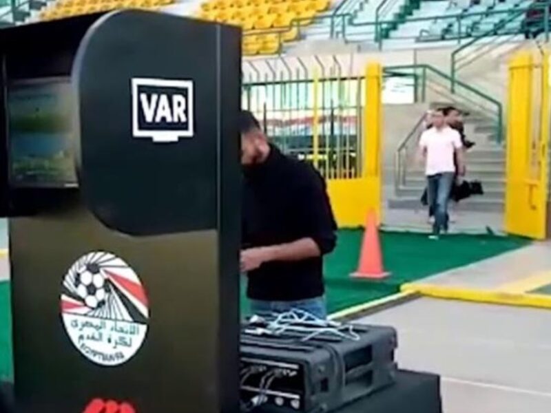 أزمة تقنية الفار بين الأهلي واتحاد الكرة تفتح باب الشكوك حول نزاهة المنافسات الرياضية في البلاد