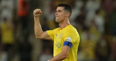 أساطير تحتفظ بعبق الماضي رونالدو يتصدر تشكيلة ملهمة تسجل تاريخا جديدا في الأربعين من عمره