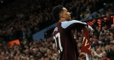 أستون فيلا يحقق فوزاً ساحقاً على بولونيا برباعية نظيفة ويتأهل لمواجهة نصف نهائي الدوري الأوروبي