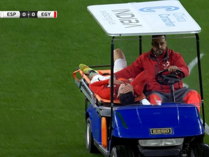 إصابة إسلام عيسى تؤكد صدمة كبيرة في الشارع الرياضي وتبدد أحلامه في المشاركة بالمونديال المقبل