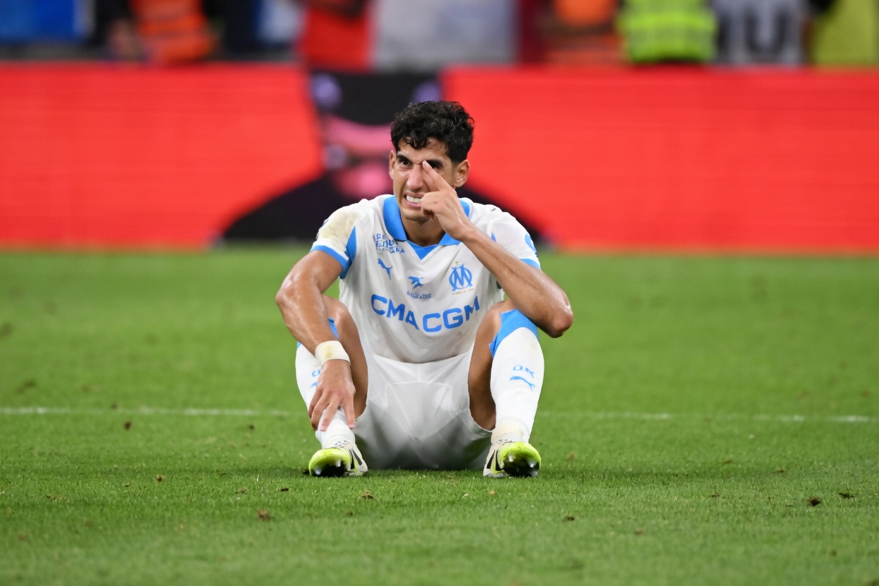 إصابة تضع موسم أكرد في مهب الريح وتثير حالة من القلق بشأن مشاركته في المونديال القادم