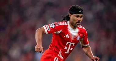 إصابة جنابري تلقي بظلالها على استعدادات بايرن ميونخ قبل مباراة حساسة أمام باريس في دوري أبطال أوروبا