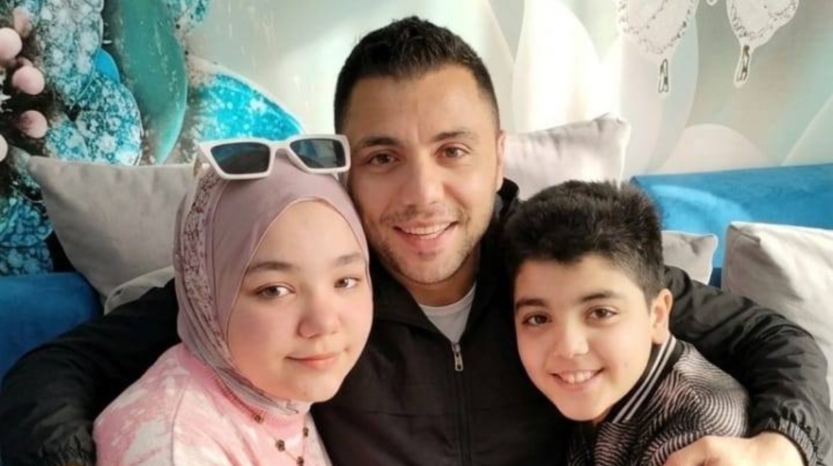 ابن سيد مشاغب يعبر عن مخاوفه من مرور الزمن ويدلي برسالة مؤثرة لوالده بعد حبسه