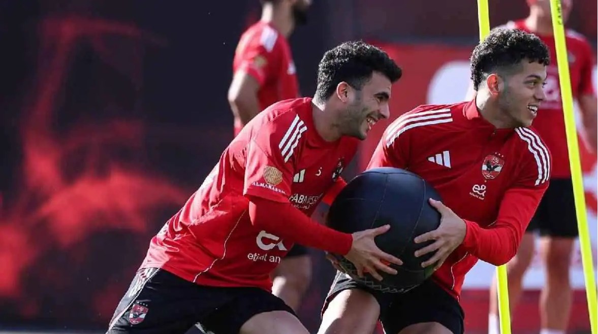 استشاري نفسي يكشف النقاط الخفية وراء تراجع مستويات إمام عاشور وزيزو في صفوف النادي الأهلي