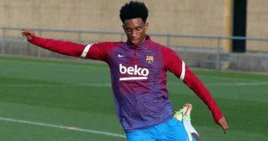 استون فيلا يستبعد مجموعة من اللاعبين البارزين خلال فترة الانتقالات الصيفية بشكل مفاجئ ومثير للجدل