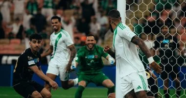 الأهلي يحقق انتصارا ساحقا على ضمك في سباق مثير خلف النصر والهلال في دوري المحترفين السعودي