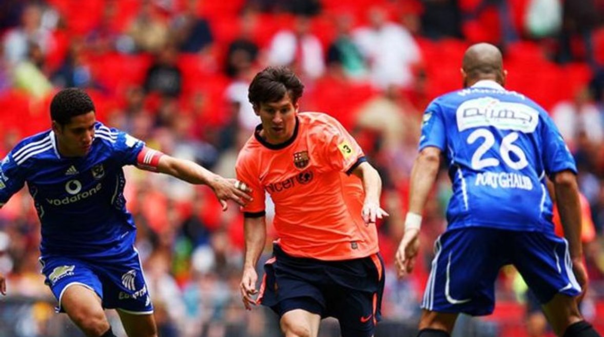 الأهلي يستعد لمواجهة برشلونة في مباراة ودية مرتقبة تتطلع لتقديم عرض مثير ومميز للجماهير