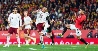 الحكومة الإسبانية تندد بشدة بالهتافات العنصرية التي استهدفت منتخب مصر أثناء المباراة الأخيرة