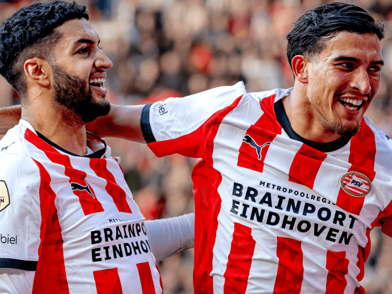 الصيباري ودريوش يبهران الجماهير بقيادة أيندهوفن نحو اللقب السابع والعشرين في الدوري الهولندي الممتاز