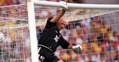 القفاز الذهبي يروي قصة أكثر الحراس حفاظا على الكلين شيت في تاريخ كأس العالم بإنجازات استثنائية