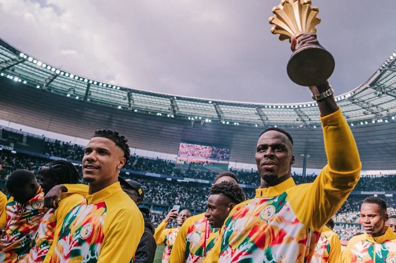 المغرب يحقق تقدما ملحوظا مع الكاف والسنغال تحت ضغط قانوني لاستعادة الكأس والميداليات في قضايا مثيرة