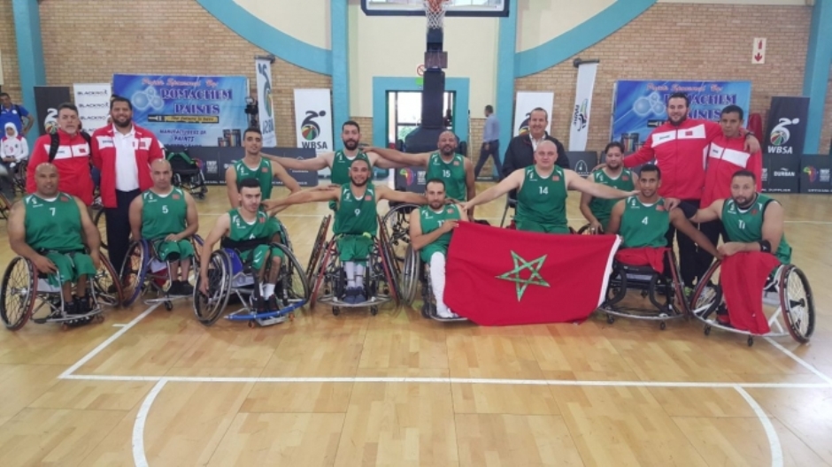 المنتخب الوطني لكرة السلة للكراسي المتحركة يحقق انتصارا تاريخيا بفوزه بكأس إفريقيا في بطولة مثيرة للجدل
