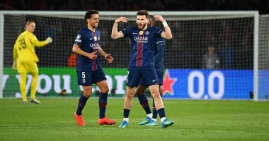 باريس سان جيرمان يحقق انتصاراً ساحقاً على بايرن ميونيخ بتسجيل الهدفين الرابع والخامس في مباراة مثيرة انتهت 5-2