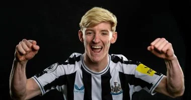 بايرن ميونخ يسعى للتعاقد مع جوردون نجم نيوكاسل خلال الميركاتو الصيفي لتعزيز صفوفه الدفاعية الهجومية