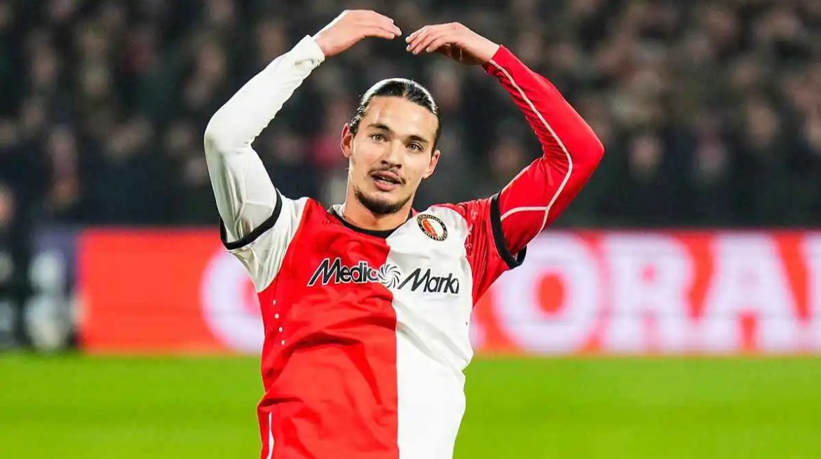 بديل محمد صلاح في مركز الهجوم من هو أنيس حاج موسى المرشح القوي للانتقال إلى ليفربول في الصيف المقبل