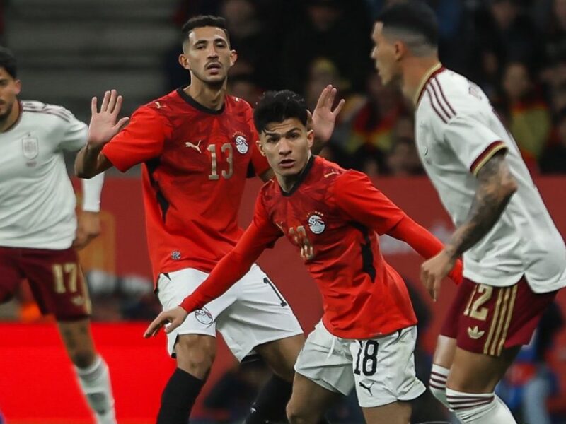 تأجيل عودة بعثة المنتخب إلى القاهرة بعد خمس ساعات من الاستمتاع عقب التعادل مع إسبانيا في مباراة مثيرة