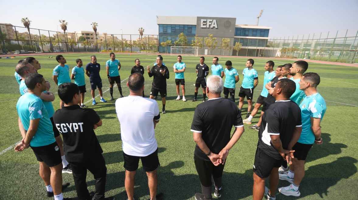 تأهيل مكثف للحكام بقيادة أوسكار قبل الجولات الحاسمة في الدوري لتعزيز الأداء والتحكيم الفعّال