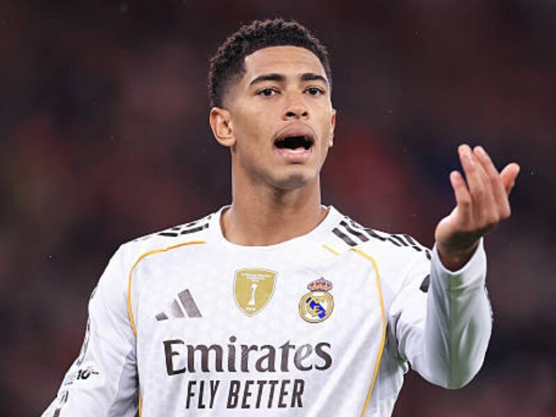 تبادل ريال مدريد وجيرونا التعادل السلبي في الشوط الأول خلال مواجهة مثيرة ضمن جولة الريترو في بطولة الدوري