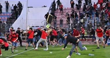 جماهير اتحاد العاصمة تلقي الظل على أزمة أولمبيك أسفي في الكونفدرالية وتوقعات مستقبلية مثيرة في البطولة