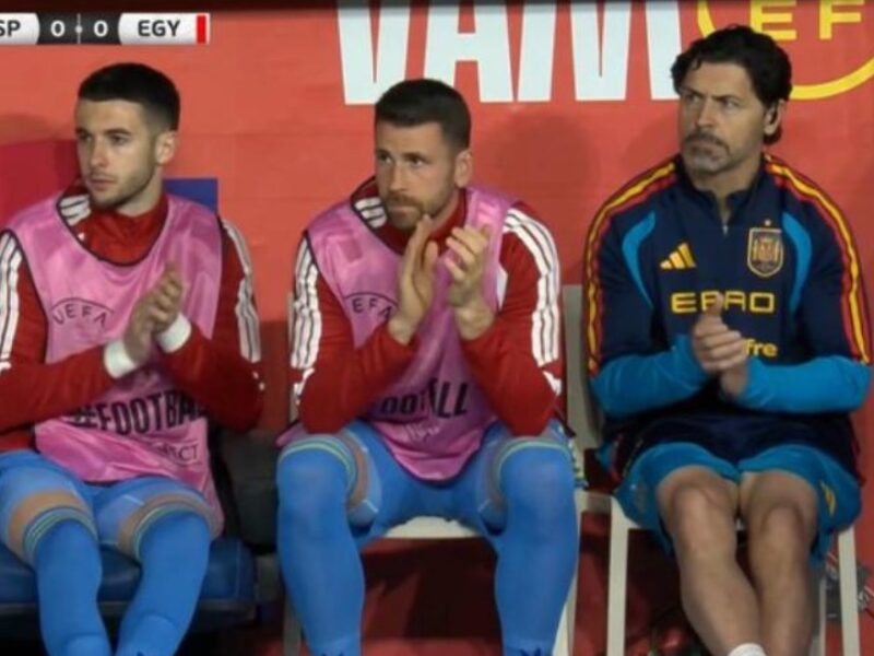 جماهير مباراة مصر وإسبانيا تتفاعل بحرارة في الدقيقة 21 وسط أجواء حماسية غير مسبوقة تعكس الحب للعبة