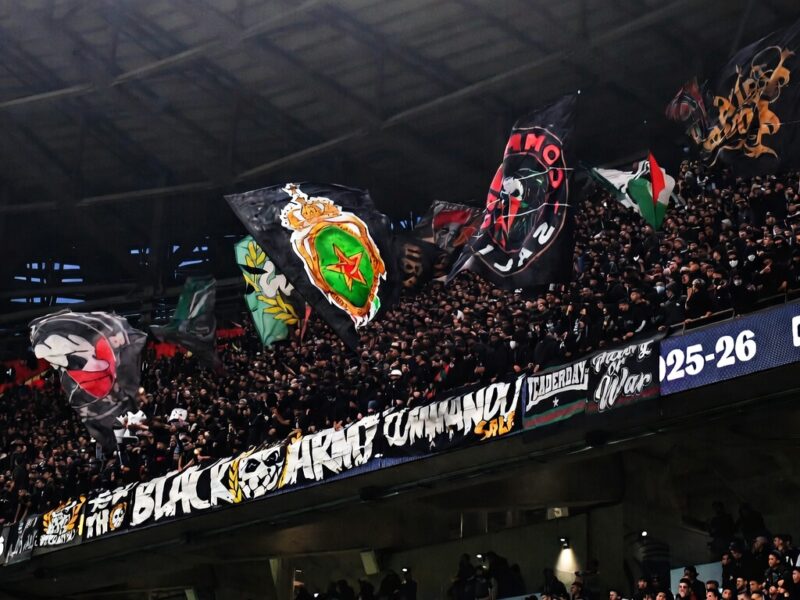 جمهور العاصمة يعبر عن مخاوفه ويطالب بتوضيحات عاجلة بشأن تذاكر مباراة بركان المنتظرة