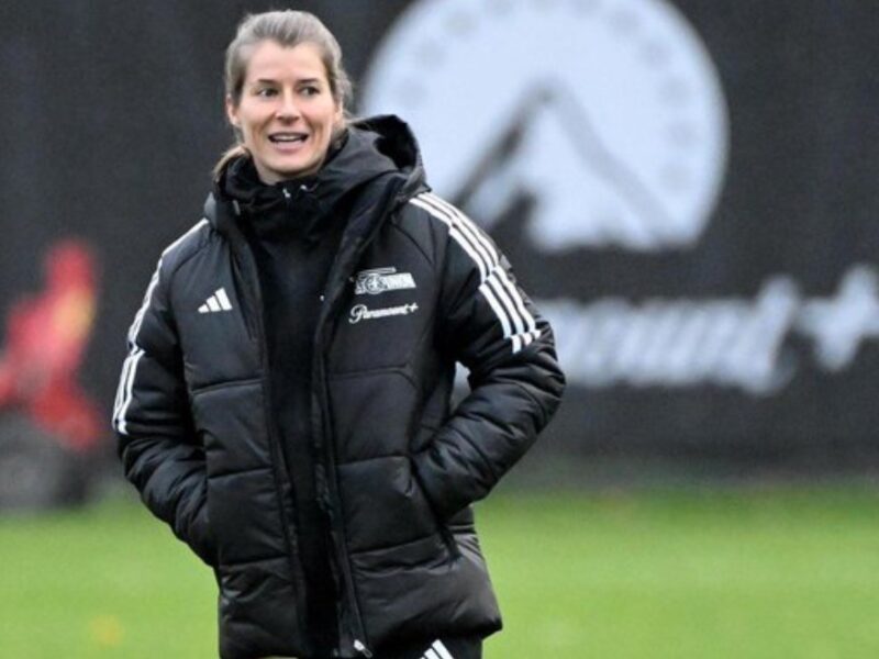 حدث تاريخي في البوندسليجا مدربة تقود فريق الرجال حتى نهاية الموسم في سابقة غير مسبوقة في عالم كرة القدم