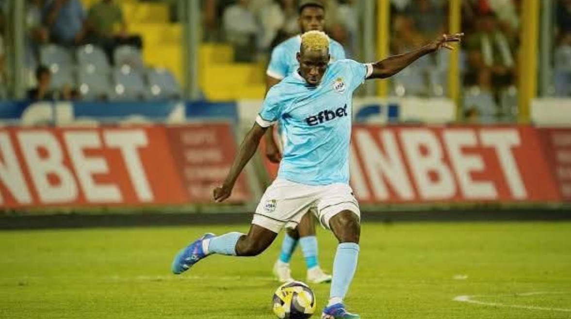 ديڤيد أكينتولا نجم نيجيريا يدخل سباق خلافة ديانج مع النادي الأهلي في موسم الانتقالات المقبل