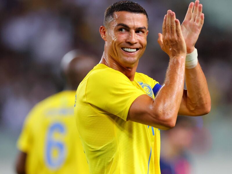 رونالدو يخرج من صمته الكروي ويقترب بخطى ثابتة من حلم الألفية في مسيرة لا تنسى