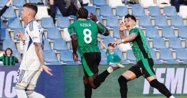 ساسولو يتألق ويحقق فوزاً مستحقاً على كومو بثنائية نظيفة في منافسات الدوري الإيطالي الممتاز