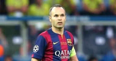 سبع أساطير في عالم كرة القدم تمثل اللعب النظيف دون أي بطاقات حمراء وإنييستا يتصدر القائمة بأخلاقه العالية