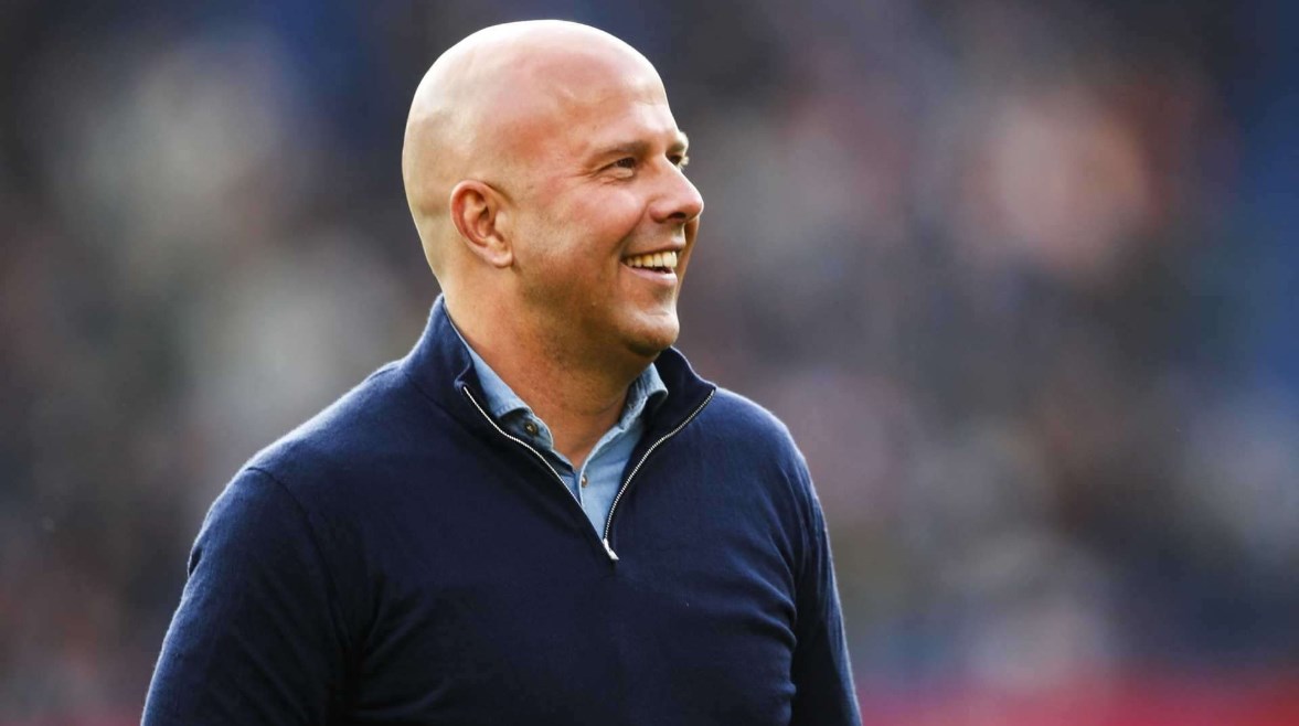 سلوت يتحدث للمرة الأولى عن الأسباب الحقيقية لرحيل أليسون بيكر عن أنفيلد ويكشف الأسرار المجهولة