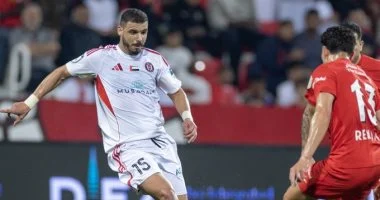 شباب الأهلي يتجاوز الجزيرة بمشاركة محمد النني ويحقق صدارة الدوري الإماراتي بأداء مميز وجذاب