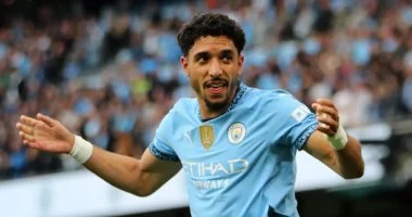 عمر مرموش في قلب المعركة المثيرة بين مان سيتي وأرسنال من أجل التتويج بلقب الدوري الإنجليزي