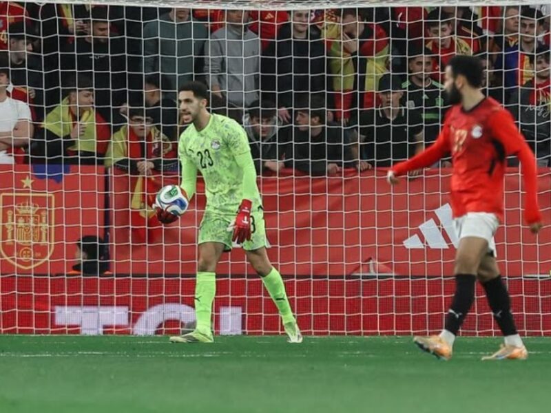 فالنسيا يخطط لتعزيز فريقه عبر التعاقد مع حارس مرمى الأهلي بعد نجاح صفقة ديانج المثيرة