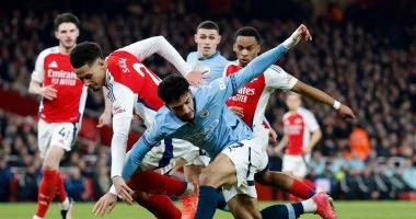قمة دوري الإنجليزي المنتظرة بين مان سيتي وأرسنال موعد المباراة والقناة الناقلة والمعلقين في مواجهة مثيرة