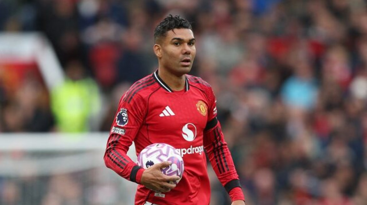 كاسيميرو يتحدث بصراحة عن تجربته المثيرة ورحلته المليئة بالتحديات مع مانشستر يونايتد