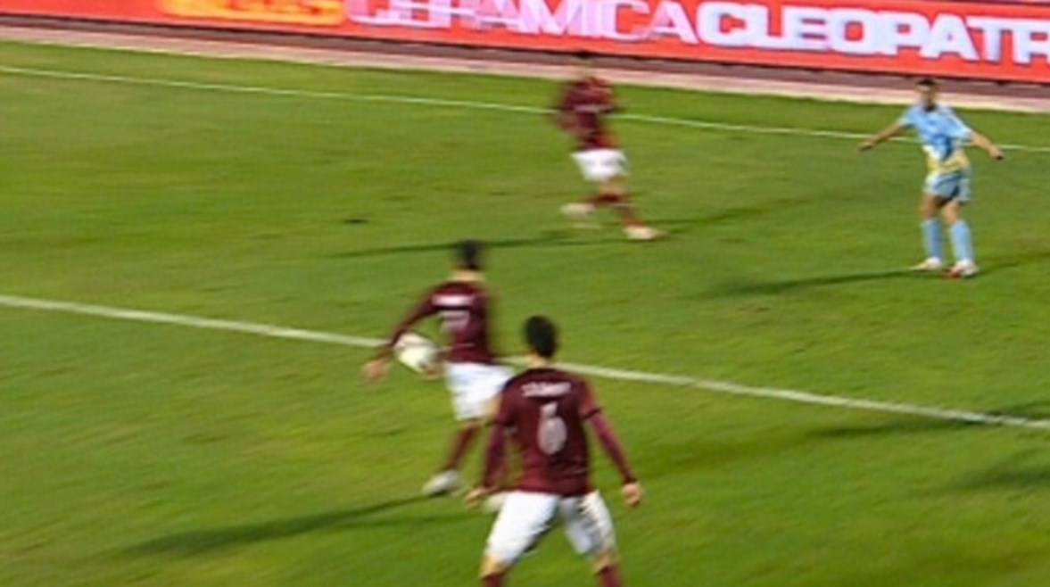 لاعب سيراميكا كليوباترا يكشف عن ثقته التامة بعدم احتساب ركلة جزاء لصالح الأهلي في المباراة الأخيرة