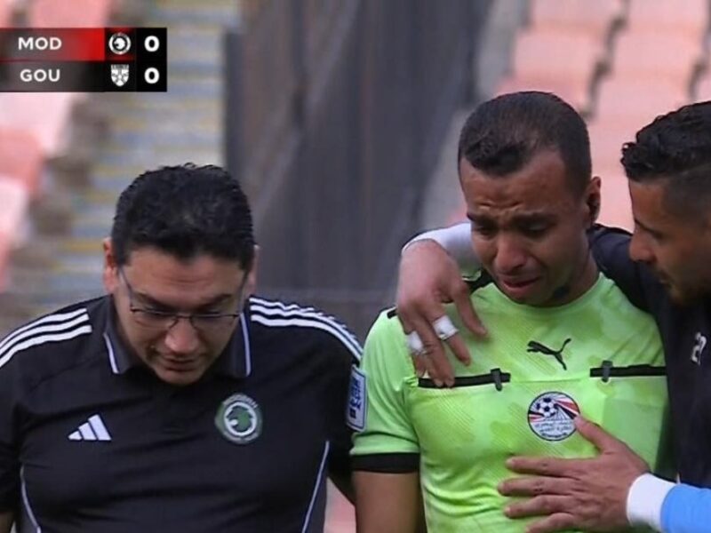 لحظات مؤثرة من مباراة الجونة ومودرن سبورت تكشف عن دموع الحكم جراء إصابته في مشهد إنساني يحرك المشاعر