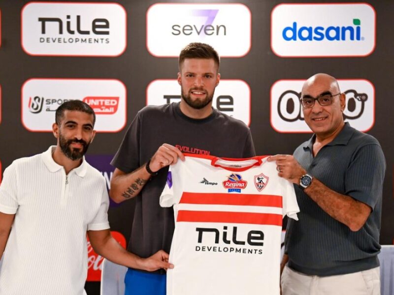 محترف طائرة الزمالك يعبّر عن استيائه بعدما سددت زوجته إيجار شقته وسط تأخيرات في مستحقاته المالية