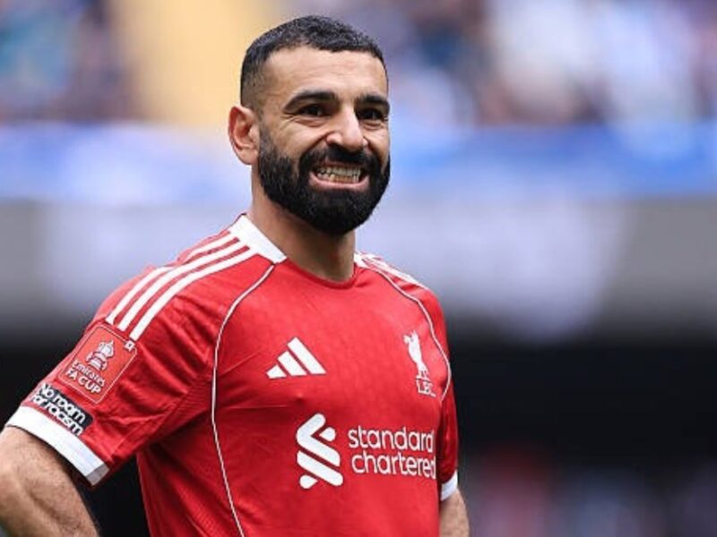 محمد صلاح يخيب الآمال بأداء ضعيف ضد مانشستر سيتي في مواجهة مثيرة ومليئة بالتحديات والصعوبات