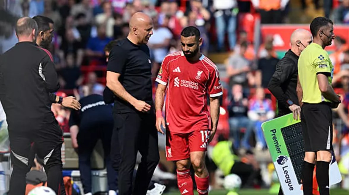 محمد صلاح يغيب عن مباريات مهمة في الدوري الإنجليزي بعد تعرضه للإصابة ويترك جماهيره في قلق كبير