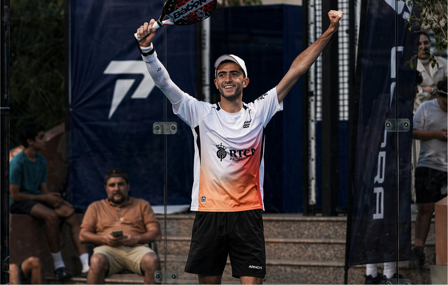 مغربي يحقق إنجازًا تاريخيًا ويبلغ نصف نهائي دوري البادل للمرة الأولى في مسيرته الرياضية المميزة