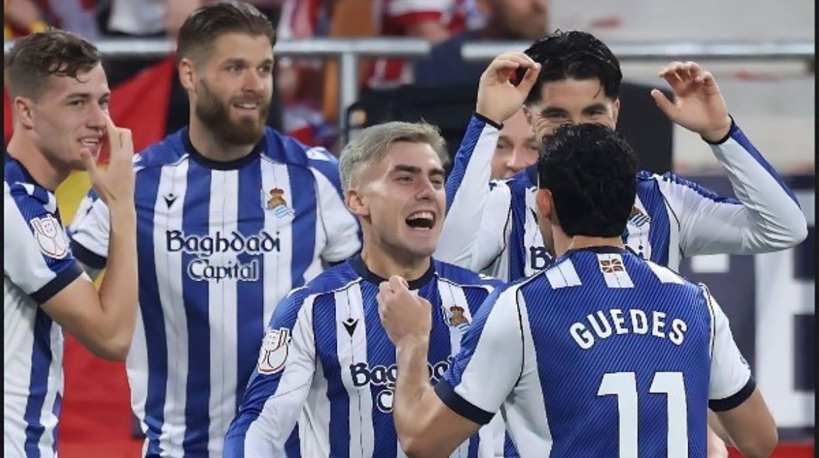 ملحمة رياضية مذهلة ريال سوسيداد يتفوق على أتلتيكو مدريد ويتوج بلقب كأس ملك إسبانيا في لحظة تاريخية