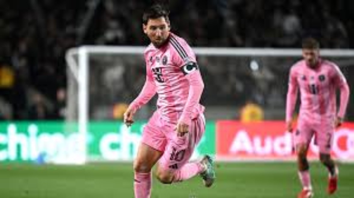 ميسي يبدأ مشواره في عالم الاستثمار الكروي من بوابة برشلونة ويستعد لكتابة فصل جديد في مسيرته