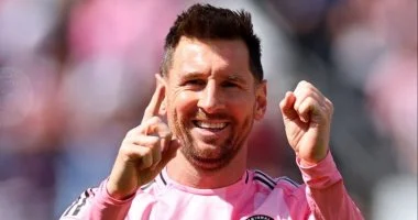 ميسي يسجل الهدف 904 في رحلة تاريخية نحو الهدف 1000 متقدما في سباق حاسم مع رونالدو