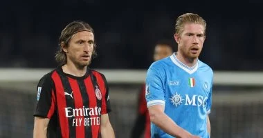 نابولي وميلان يتقاسمان الأضواء في شوط أول سلبي يخلو من الأهداف في مواجهة مثيرة بالبطولة الإيطالية