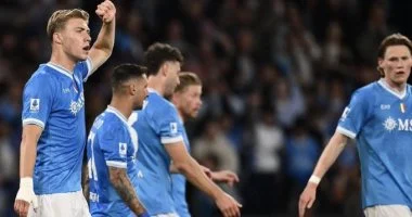 نابولي يحقق انتصارًا ساحقًا على كريمونيسي بأربعة أهداف نظيفة في الجولة المثيرة من الدوري الإيطالي