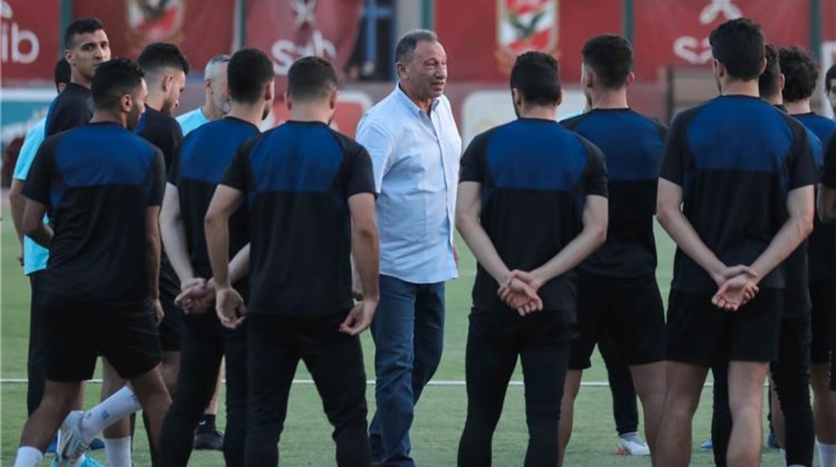 نجم الأهلي السابق يؤكد أن الخطيب تعرض للخداع ويطالب برحيل ثلاثة لاعبين أجانب من الفريق